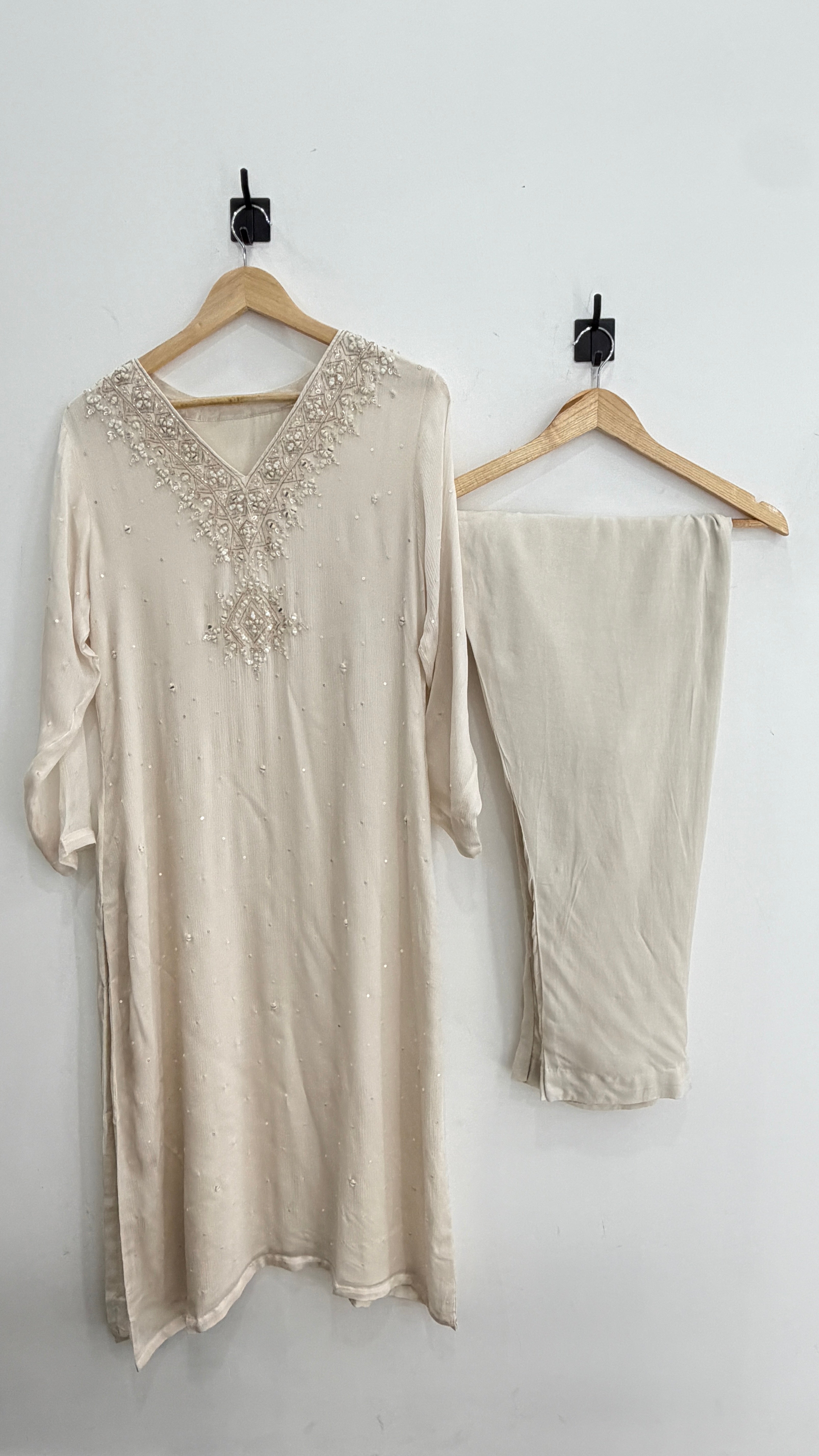The Pearl Essence Chinnon Set